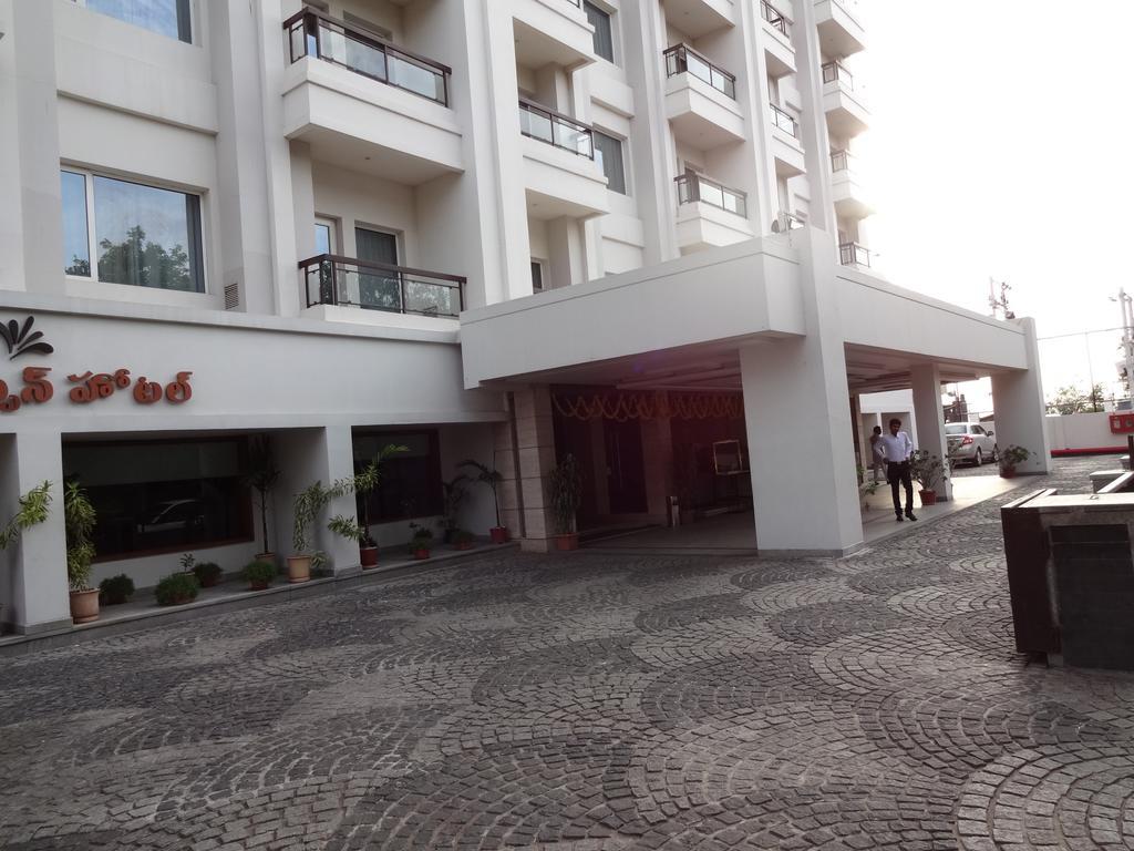 La Hospin Hotel Rājahmundry Camera foto
