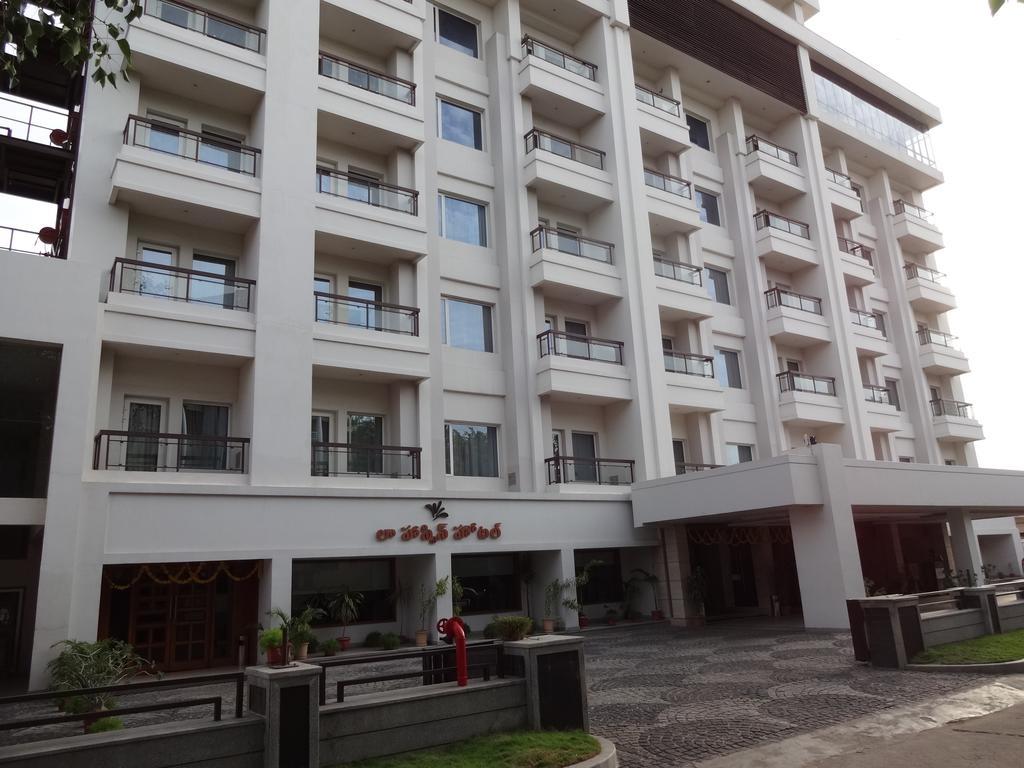 La Hospin Hotel Rājahmundry Camera foto